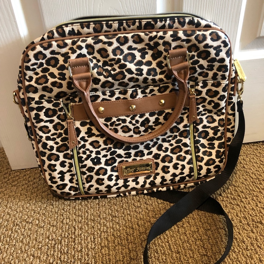 Cheetah print laptop case!